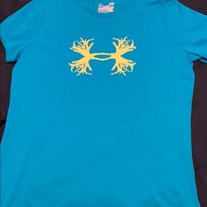 NWOT: Women’s UA shirt